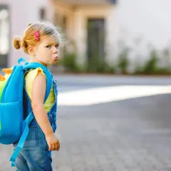 Jak pomóc dziecku, które nie chce chodzić do szkoły? 5 porad