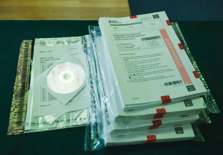 Ile trwa próbna matura z angielskiego? Kluczowe informacje i porady