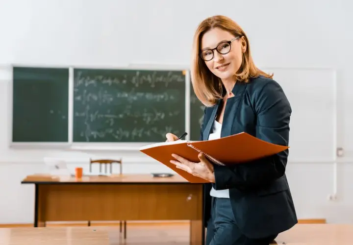 Nauczyciel z klasą: 5 cech wyróżniających inspirującego pedagoga