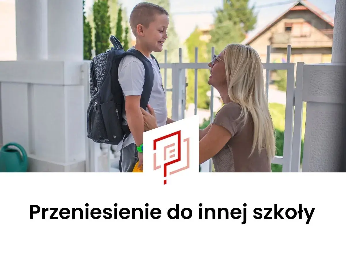 Chłopiec z plecakiem i mama rozmawiają o przeniesieniu do innej szkoły. Argumenty za zmianą są kluczowe.