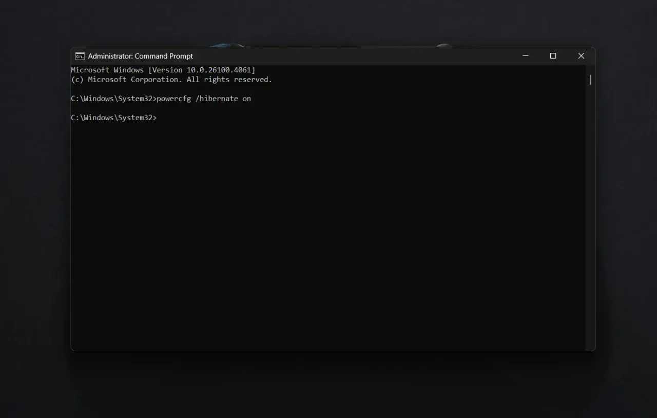 Wpisanie komendy `powercfg /hibernate on` w wierszu poleceń aktywuje funkcję hibernacji systemu Windows.