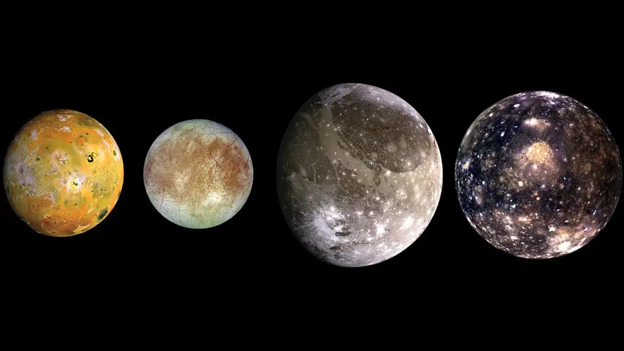 Cztery księżyce Jowisza: Io, Europa, Ganimedes i Kallisto. Jowisz ma ich znacznie więcej!